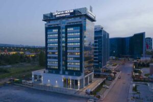 دانشگاه لقمان حکیم آنکارا