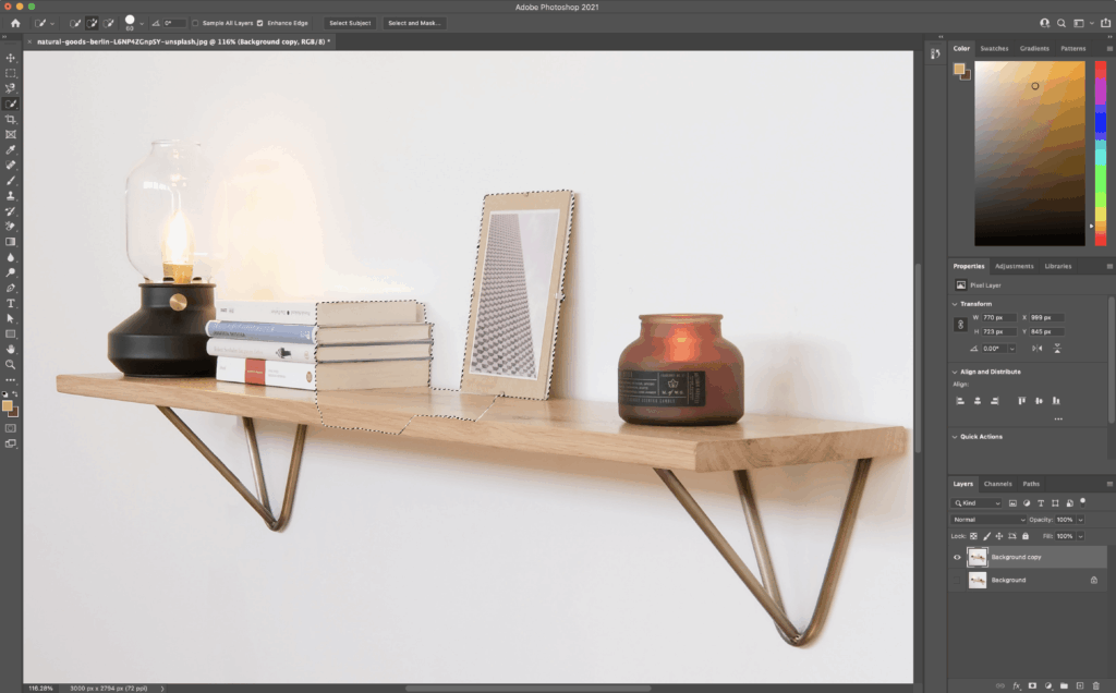 نحوه دوربری عکس در فتوشاپ با ۷ روش جالب 28 حذف پس زمینه با ابزار انتخاب سریع (Quick Selection Tool) در فتوشاپ