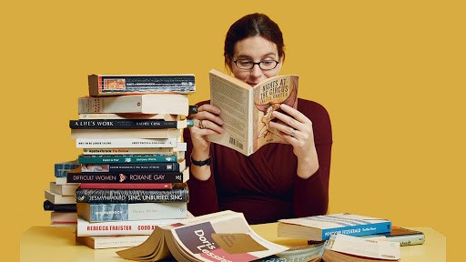 تقویت اسپیکینگ در خانه با خواندن کتاب
