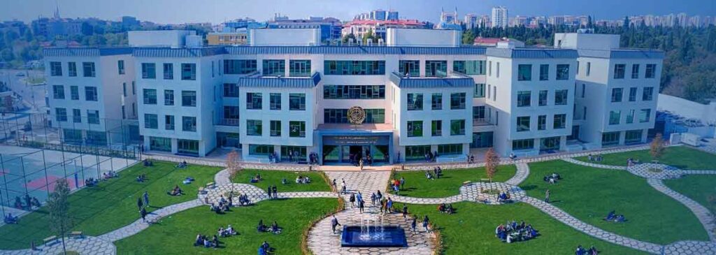 دانشگاه بیرونی استانبول