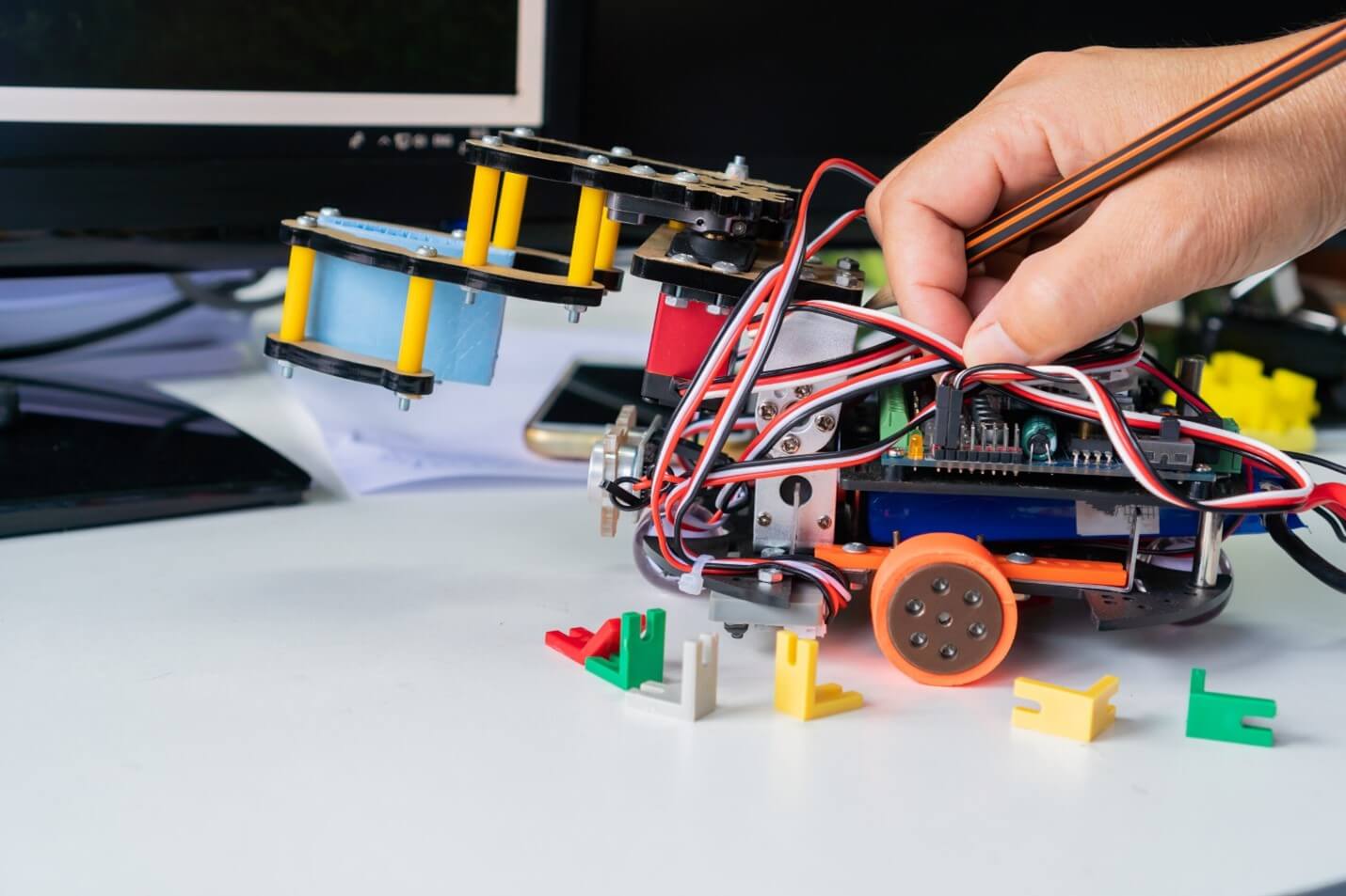 معرفی رشته ی مهندسی مکاترونیک 2 رشته ی مکاترونیک 1