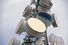 امواج ماکروویو و کاربردهای آن در مخابرات
