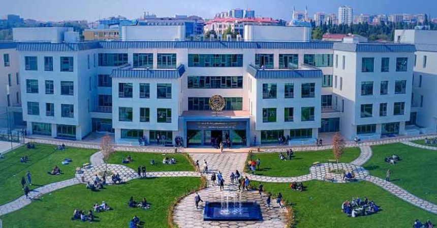 دانشگاه بیرونی استانبول